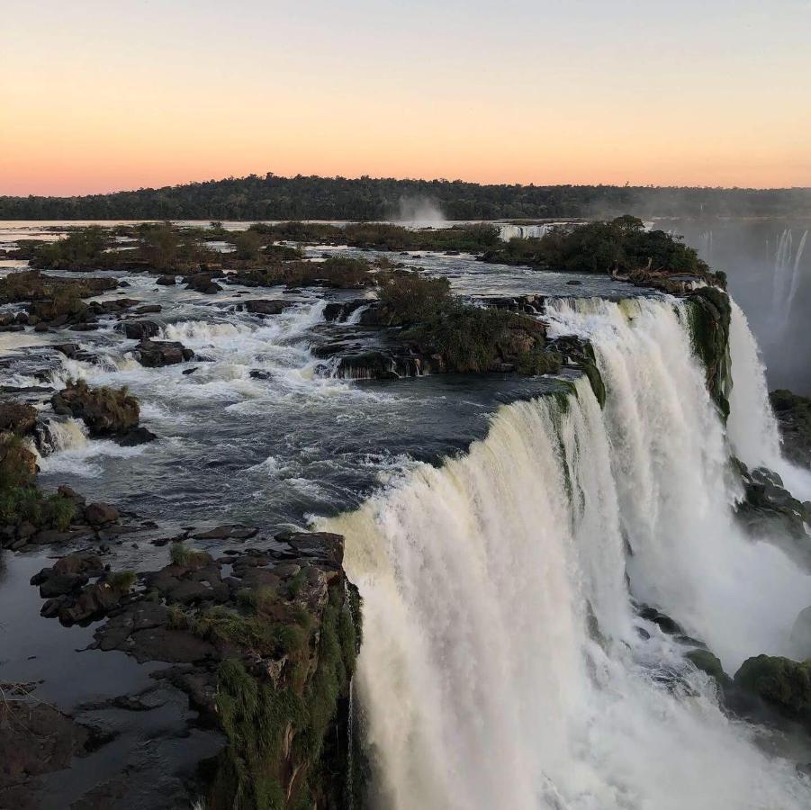 Unidade Independente E Confortavel, Em Sobrado Residencial No Coracao De Foz! Terreo E Piscina Compartilhada Foz do Iguaçu Exteriör bild
